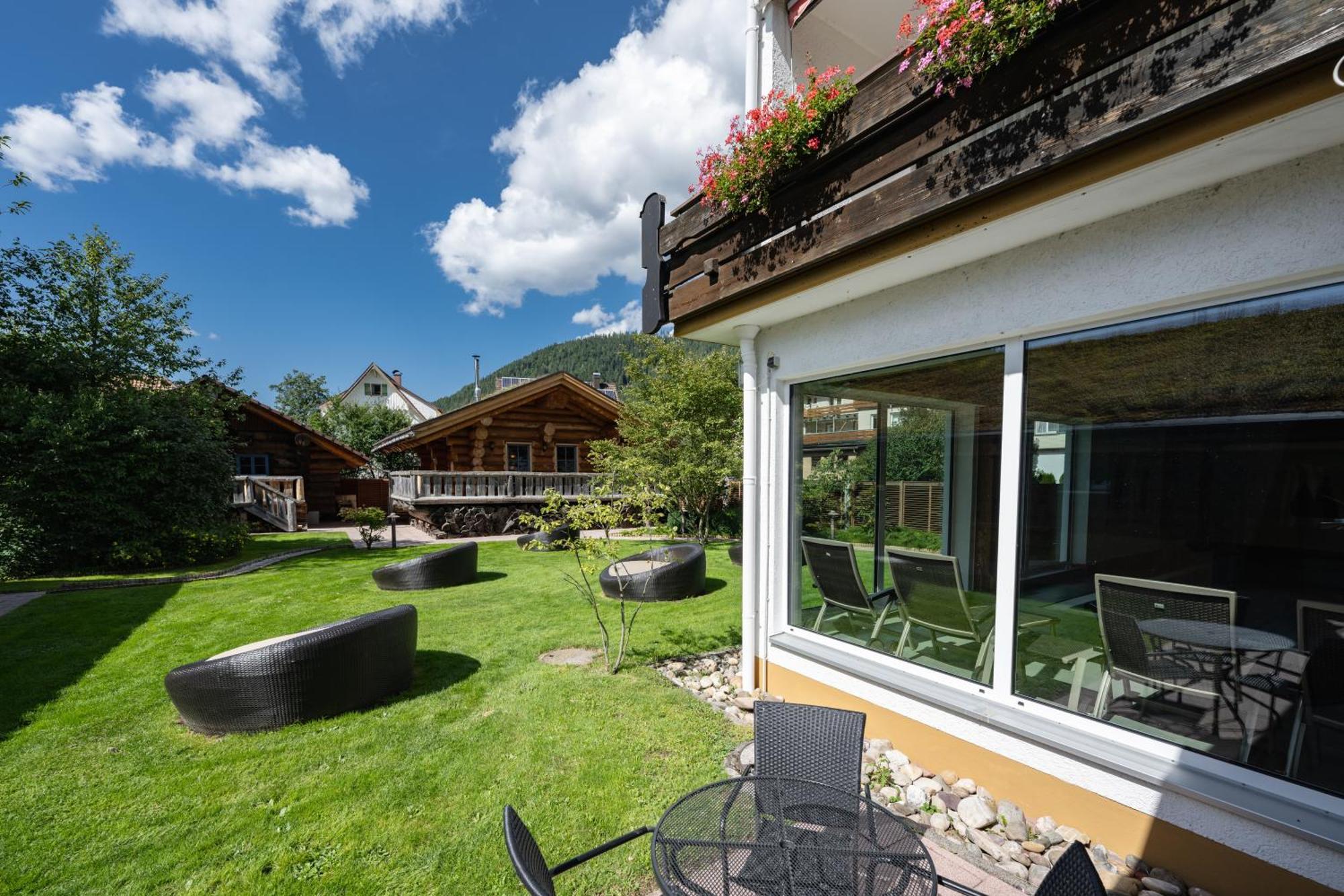 Hotel Lamm Baiersbronn Esterno foto