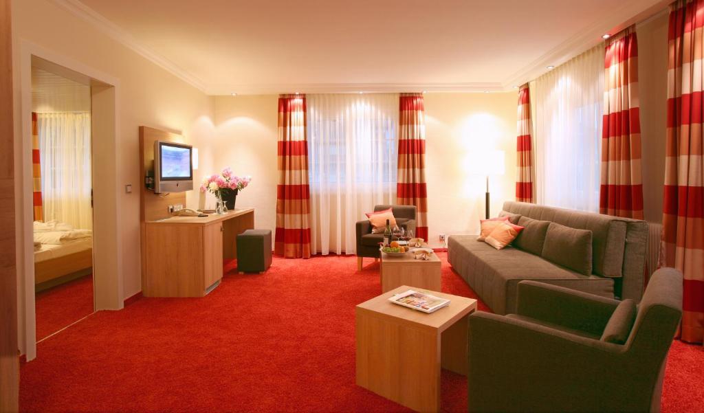 Hotel Lamm Baiersbronn Esterno foto