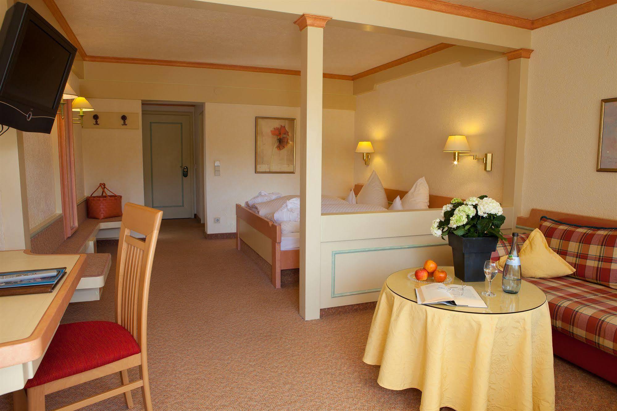 Hotel Lamm Baiersbronn Esterno foto