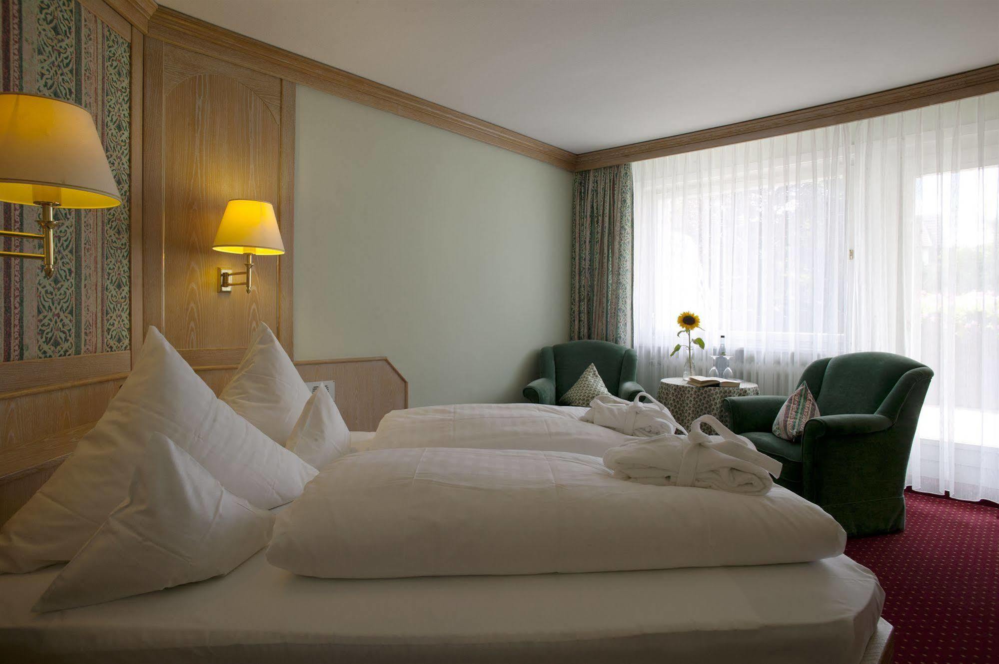 Hotel Lamm Baiersbronn Esterno foto